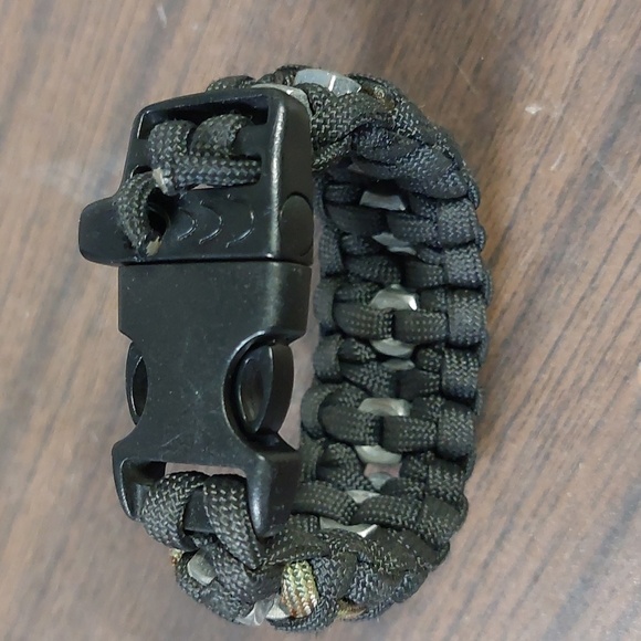Paracord handmade bracelet. - Picture 2 of 8
